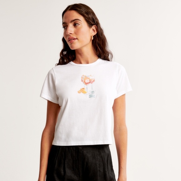 Abercrombie & Fitch Short-Sleeve Cocktail Graphic Skimming Tee - Picture 4 of 8